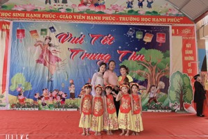 vui tết trung thu cùng các bé Trường Mầm non Nam
